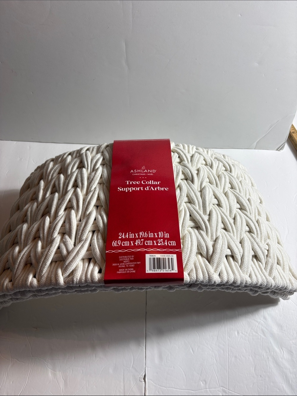 Ashland Cream Knitted Tree Collar Christmas Tree